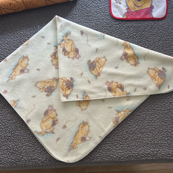 Winnie the Pooh Kids Bib and Blanket Set - Red and Cream - Picture 7 of 7